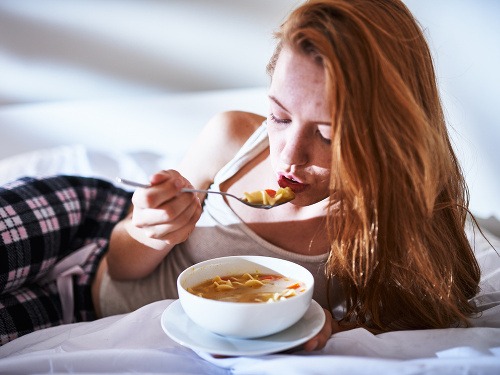 Kuracia polievka je skvelá, ak bojujete s ochorením. 