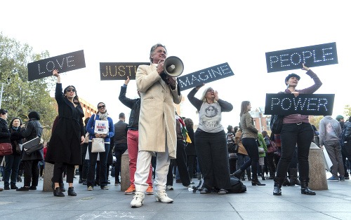 Demonštrácia proti Trumpovi