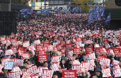 Proti juhokórejskej prezidentke protestovalo v Soule 250.000 ľudí