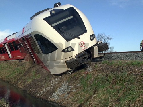 V Holandsku sa zrazil kamión s osobným vlakom.
