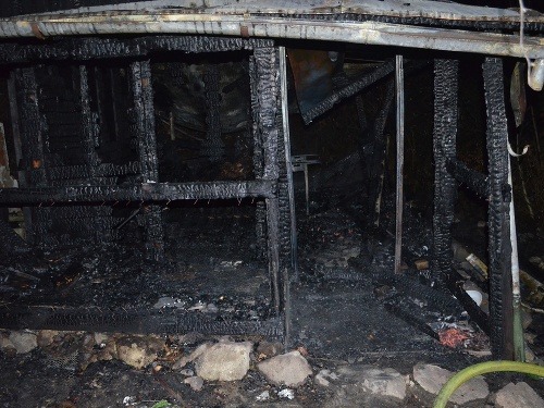 Jednu obeť si v noci z utorka na dnes vyžiadal požiar chatky v bratislavskej mestskej časti Dúbravka.