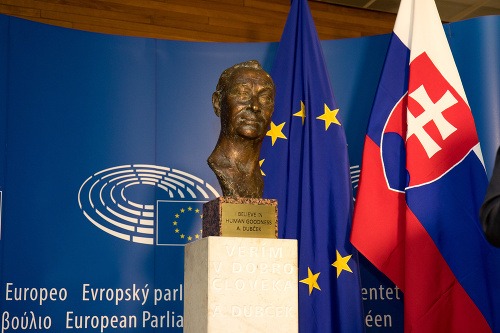 Busta Alexandra Dubčeka v priestoroch Európskeho parlamentu