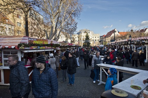 Bratislava ruší vianočné trhy