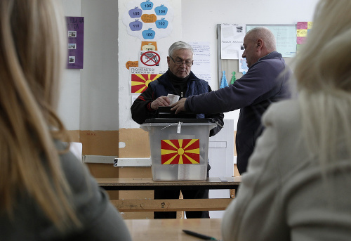 Opakované predčasné parlamentné voľby v Macedónsku.