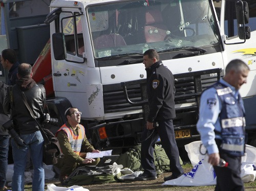 Obeťami útoku sa stali štyria izraelskí vojaci
