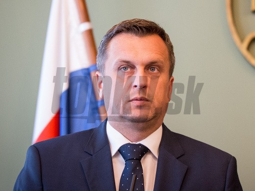 Predseda SNS Andrej Danko sa stal terčom útokov na sociálnych sieťach.