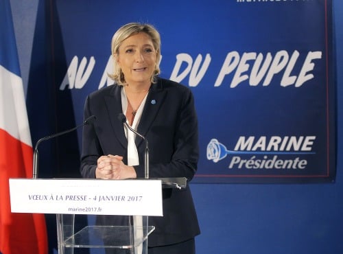Existujú podozrenia, že kampaň kandidátky na prezidentku Marine Le Penovej finančné podporila Moskva.