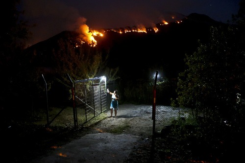 Čile bojujej s najväčšíme lesnými požiarmi v moderných dejinách.