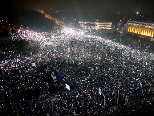 Búrlivý protest proti vláde v Rumunsku.