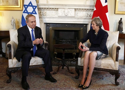 Benjamin Netanjahu a Theresa Mayová