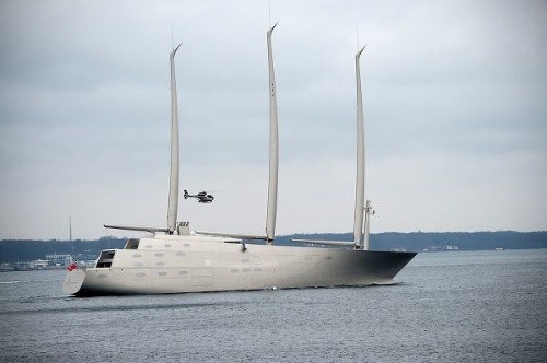 Futuristická jachta je už na mori