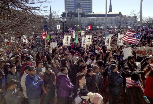 Tisíce aktivistov a prisťahovalcov protestovali aj vo Wisconsine v meste Milwaukee.