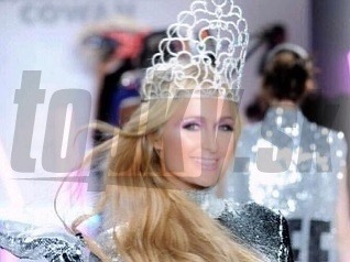 Paris Hilton sa v rámci nedávneho týždňa módy v New Yorku predviedla ako modelka. 