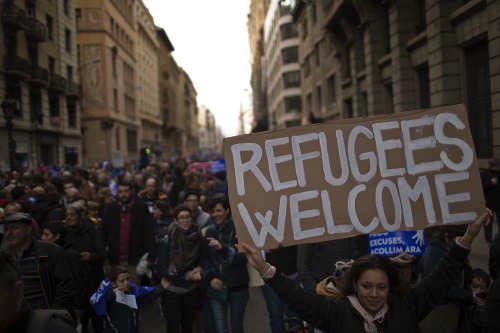 V Barcelone sa stretli desaťtisíce podporovateľov príjmania utečencov.