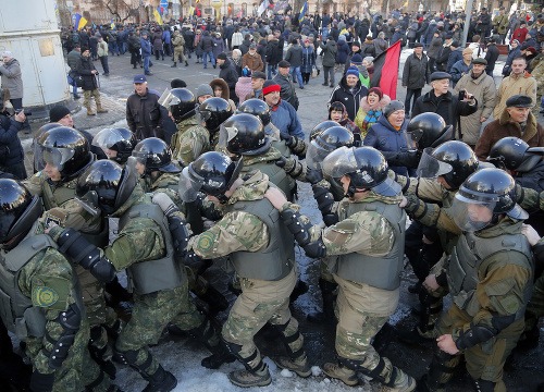 Protesty pred prezidentskou kanceláriou v Kyjeve