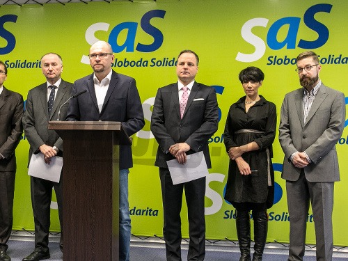 Richard Sulík a členovia SaS.