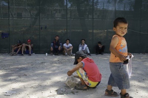 Detskí migranti sa častokrát stávajú obeťami násilia zo strany tých, ktorí by im mali pomáhať