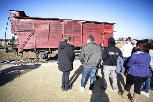 Vlak do Auschwitzu.