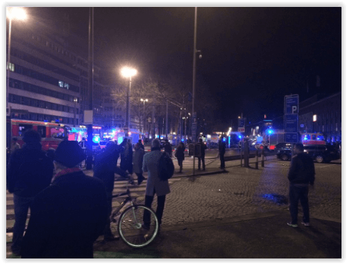 Hlavná železničná stanica v nemeckom meste Düsseldorf sa stala dnes dejiskom útoku sekerou.