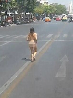 Polícia ženu naháňala celý kilometer
