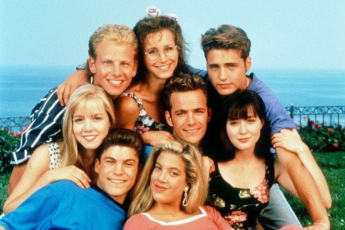 Hviezdy seriálu Beverly Hills 90210 kedysi.