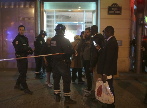 Páchateľ útoku na policajné auto, ktorý sa odohral 19. júna v centre Paríža, zrejme zaslal do médií list s varovaním.