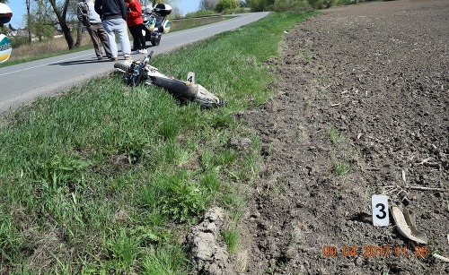 Vodič motocykla, ktorý nezvládol jazdu pred obcou Oborín, mal v krvi viac ako dve promile alkoholu.