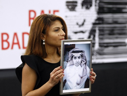 Ensaf Hajdarová, manželka Badawího
