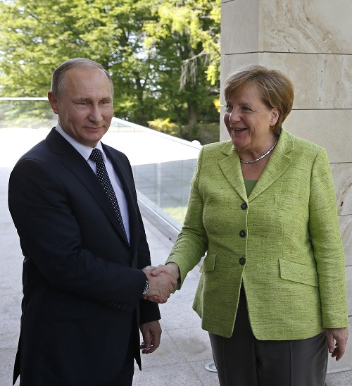 Vladimir Putin s Angelou Merkelovou