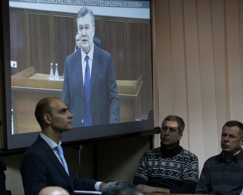 Prenos z kyjevského procesu s Janukovyčom.
