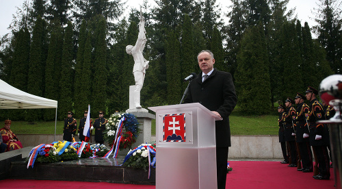 Andrej Kiska na oslavách Dňa víťazstva nad fašizmom v Kalinove.