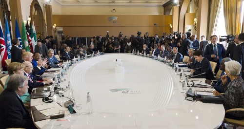 Okrúhly stôl na summite lídrov skupiny G7