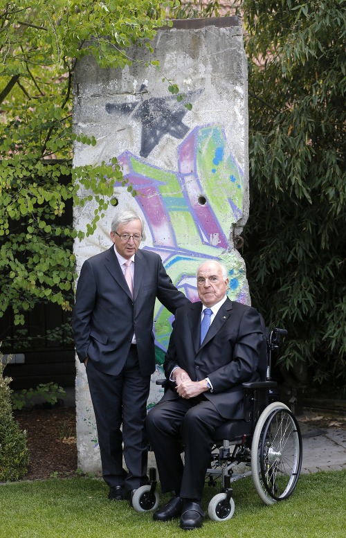 Helmut Kohl počas stretnutia s Junckerom pred troma rokmi.