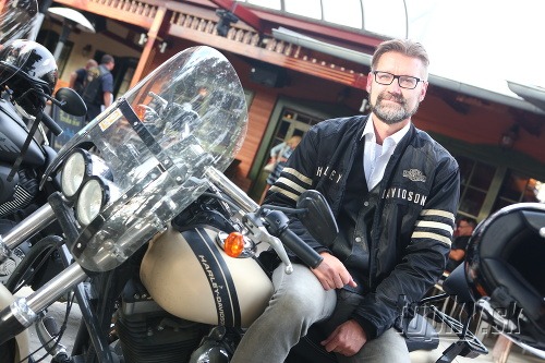 Andy Kraus podľahol čaru motorkárčenia.