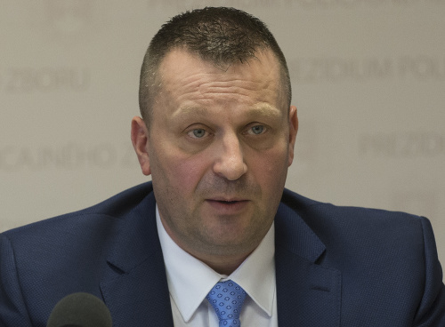 Práve Jaroslav Málik v predmetné obdobie šéfoval kriminálnemu spravodajstvu