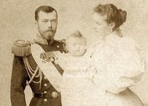 Cár Mikuláš II. s rodinou