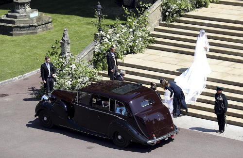 V tomto aute sa Meghan viezla na svadbu s princom Harrym. 