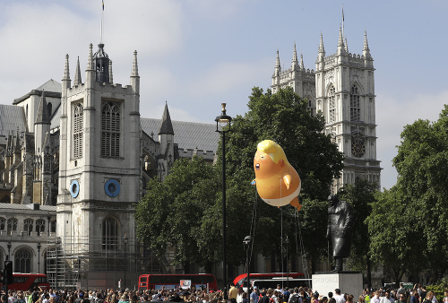 Karikaturický balón zosmiešňujúci Donalda
