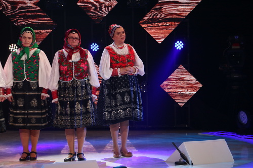 Milka Zimková (vpravo) vystúpila v šou Zem spieva. 