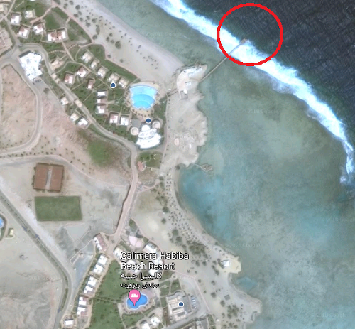 Satelitná snímka pláže, na ktorej došlo k tragédii.