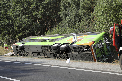 Nehoda autobusu v Nemecku