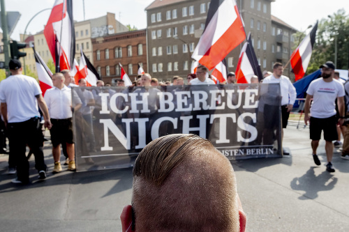 Pochod neonacistov v Berlíne