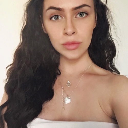 Kira Aldcroftová (22)