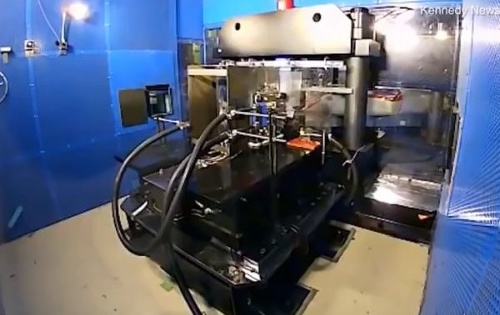 Vedci pri testovaní generátora