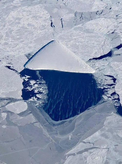 NASA objavila mysteriózny ľadovec: