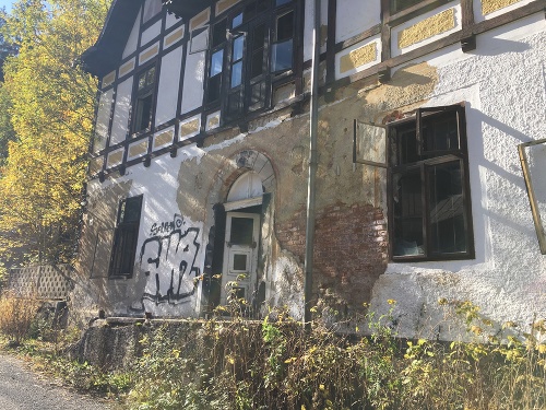 Schátrané Kúpele Korytnica.