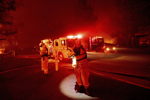 Kaliforniu sužujú lesné požiare