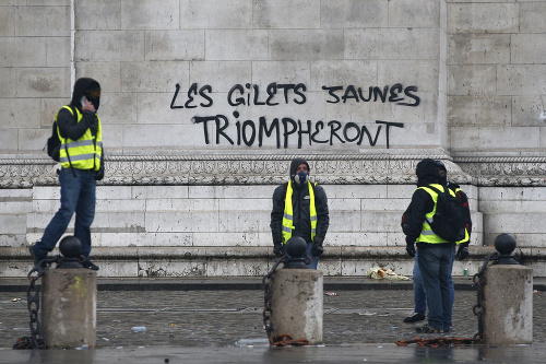 Násilné protesty v Paríži