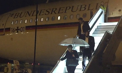 Merkelová meškala v piatok kvôli problémom s lietadlom.