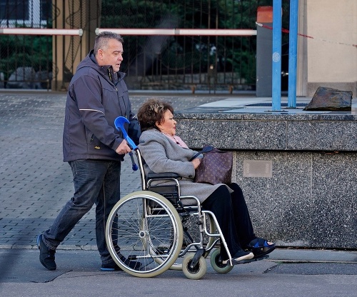 Jiřina Bohdalová sa šmykla na ľade a skončila na invalidnom vozíku.
